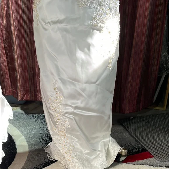 Mon Cheri White Sheath Wedding Gown with Flutter Sleeves with veil and train
